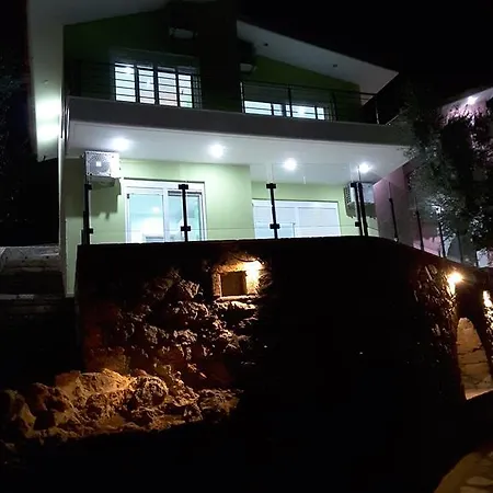 Shiraz Apartment